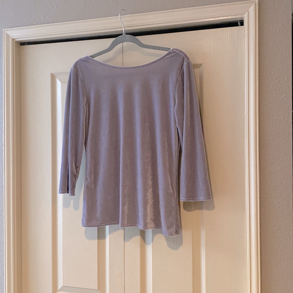NEW Beautiful velvet soft light gray Banana Republic top; Size Medium!
